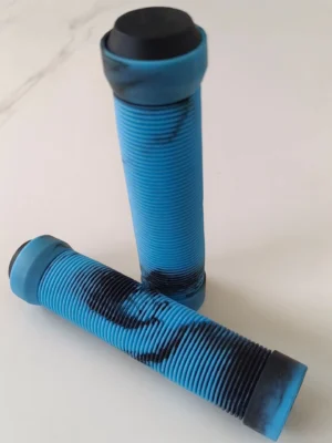 Puños de bicicleta de goma suave con diseño de camuflaje azul