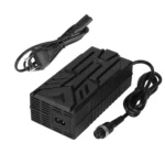 Cargador certificado con enchufe de aviación grande Ulip de 42 V a 54,6 V 3 A (estándar europeo) - Imagen 5