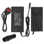 Cargador Ulip 58,8 V 2 A con conector LP16-3P pequeño (enchufe británico)