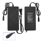 Cargador rápido de 60 V-67,2 V 5 A con conector GX16 y enchufe UE