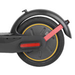 Soporte rojo de guardabarros trasero para G30 Max (Con tornillos) - Imagen 4