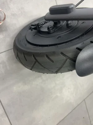 Neumático sin cámara Yuanxing 10*2.125