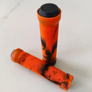 Puños de bicicleta de goma suave con diseño de camuflaje naranja