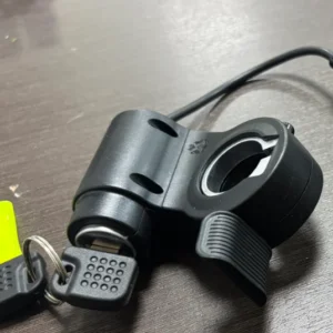 Acelerador Kukirin G2 Pro con bloqueo de puerta