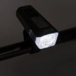 Luz led frontal recargable EWL011 con display de velocidad,temperatura,hora y Km - Imagen 2