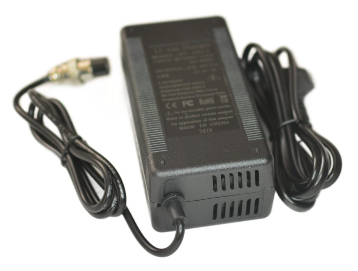 RiuScooter Cargador Patinete Eléctrico 54,6V 2A, Conector 3 Pines JSM 16, con Ventilador, Varios  de (Bateria Litio 48V) K2 - Imagen 3